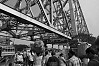 Warentransport über die Howrah Bridge